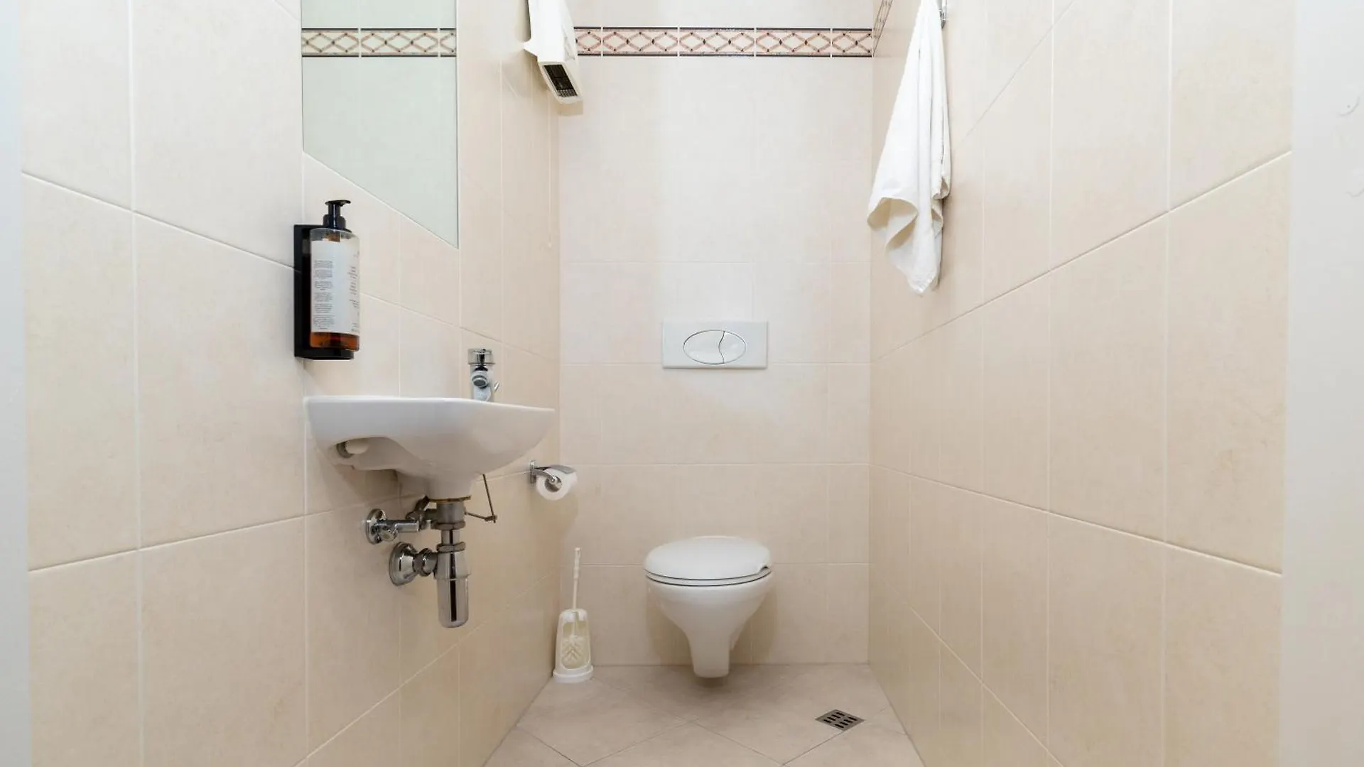 Geata Na Cathrach - Galway Lakeside Apartments